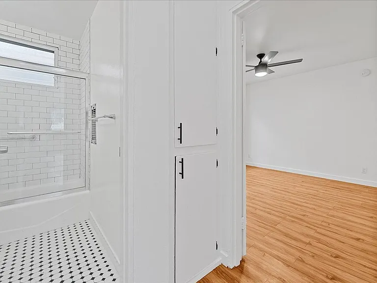 6114 Cahuenga Blvd #3 — Photo 7