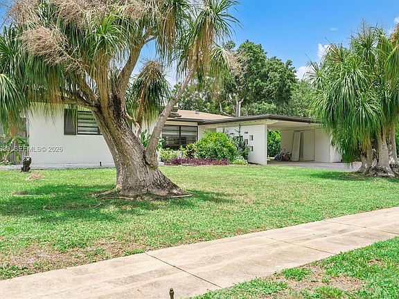 5th image of 885 Azalea Ct