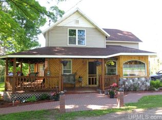 305 Lake St, Florence, WI 54121