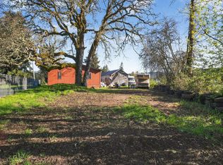 1901 Kalmia St, Sweet Home, OR 97386