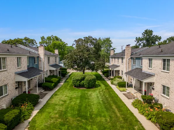 Cloisters Townhomes, 949 Broadacre Ave #727, Clawson, MI 48017