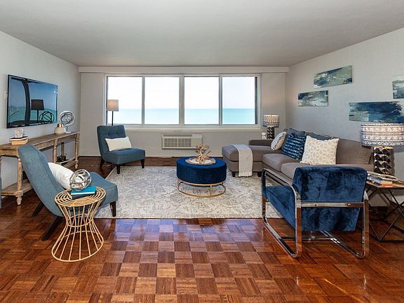 3rd image of 1440 N Lake Shore Dr APT 14E