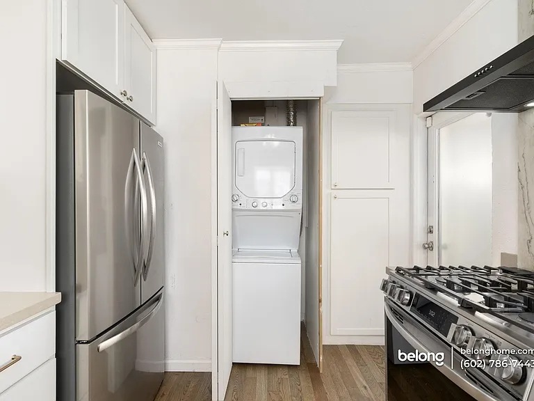 1136 E Almeria Rd — Photo 30