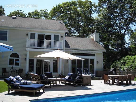 2nd image of 15 Mountain Laurel Ln