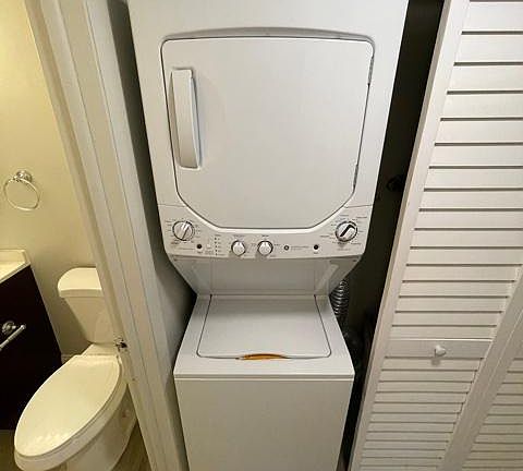4th image of 103 N Milwaukee Ave APT B-12
