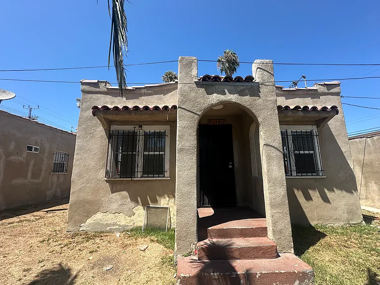 8114 Hoover — Photo 1