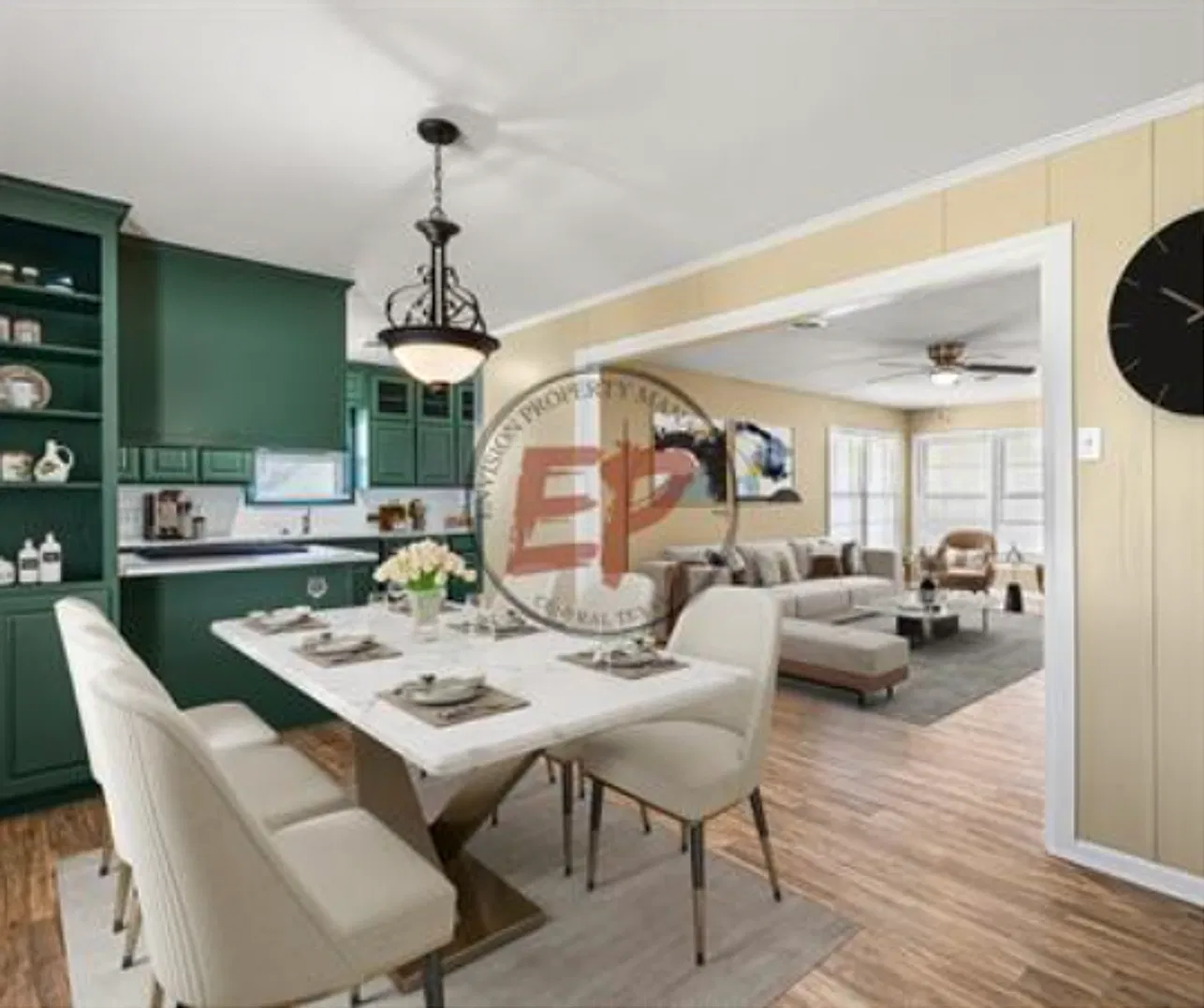 3 Bed 2 Bath For Lease! — Photo 4
