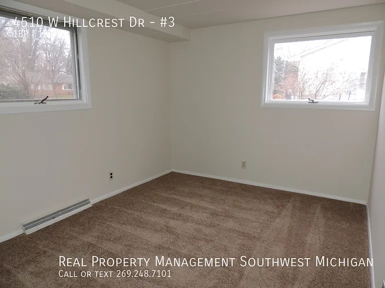 4510 W Hillcrest Dr #3 — Photo 3