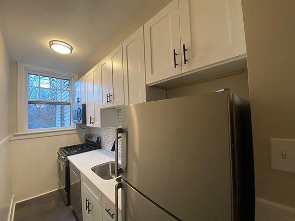 2nd image of 1344 McCausland Ave #1