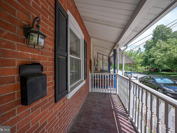 2nd image of 453 W High St