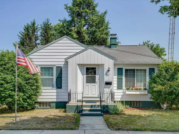 411 W Burns St, Portage, WI 53901