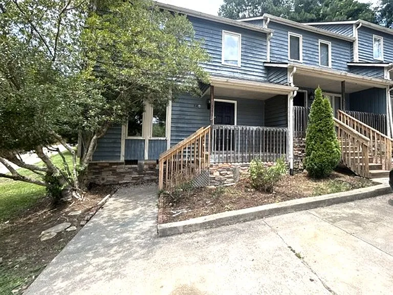 Chatham840 — Photo 1