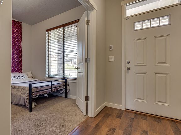 4th image of 8204 NE 37th Ave
