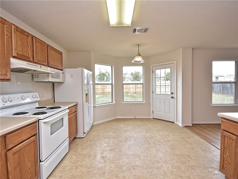 1st image of 216 Sylvan St
