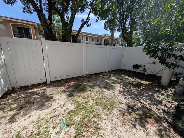 238 SE 2nd Ave — Photo 3
