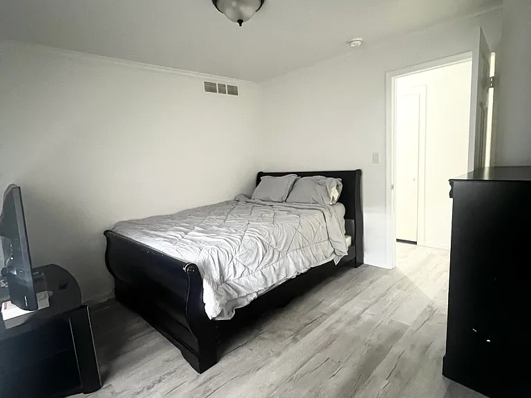 4401 N 12th St #209 — Photo 11