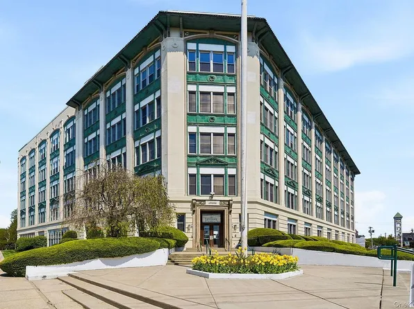 1 Landmark Sq, Pt Chester, NY