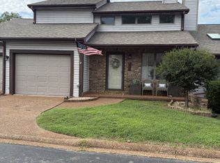 407 Country Club Ct, Clarksville, TN 37043