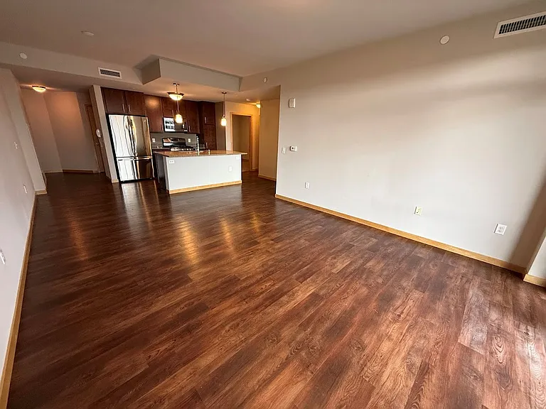 Venture Luxury High Rise — Photo 171