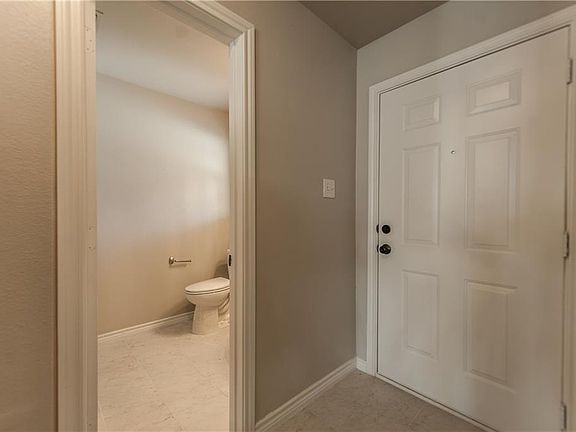 5th image of 3925 Fernando Dr