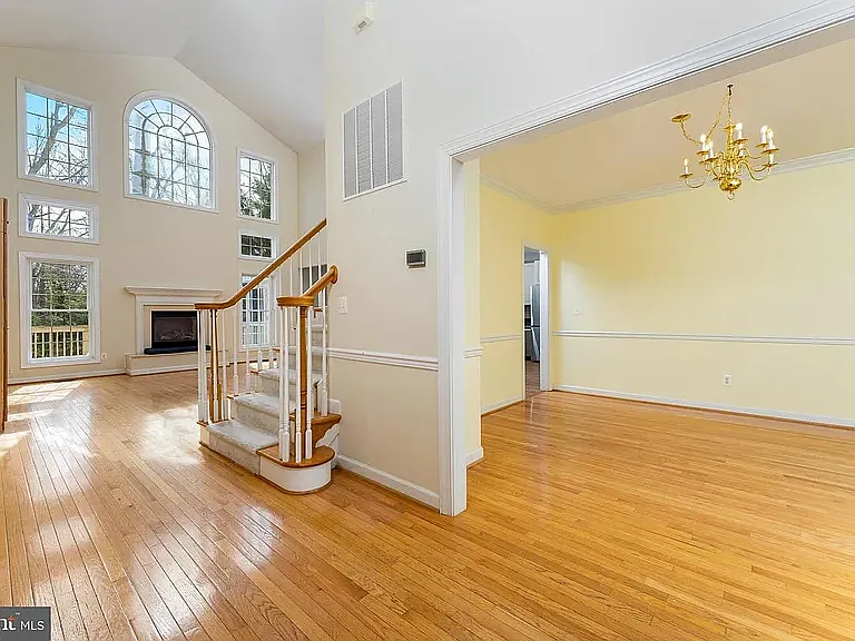 Crystal Ct — Photo 1