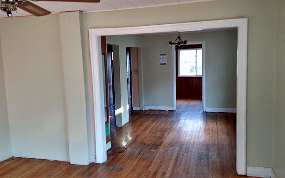 3rd image of 135 S Lewis Ave