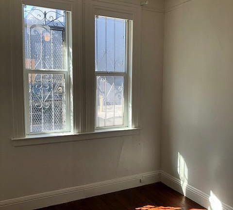 4th image of 41 Juniper St