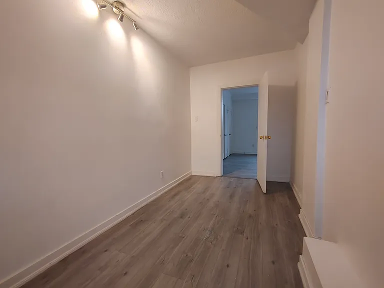 136 Weber St E #5 — Photo 3