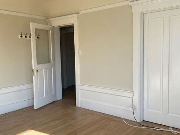 3rd image of 2191 Pine St APT 4