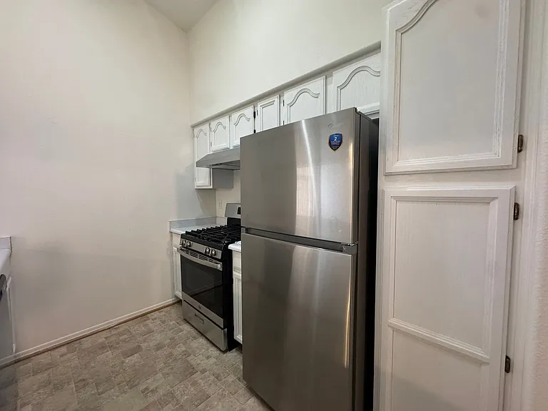 1344 Park Ln — Photo 7