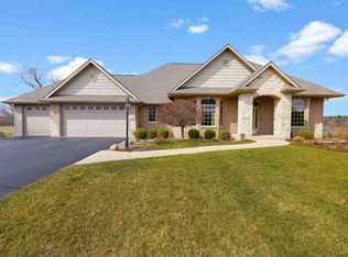 12182 Limestone Ct, Rockton, IL 61072