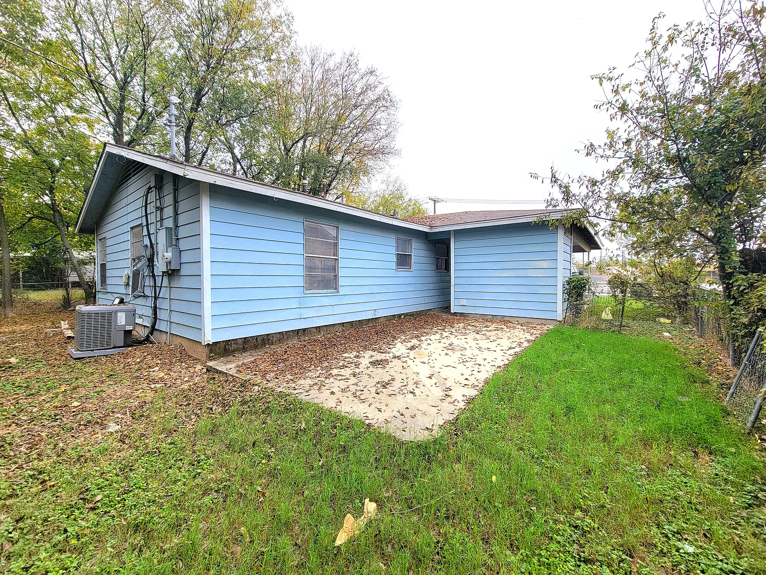 3 bed, 1008 sqft, $1,100 — Photo 2