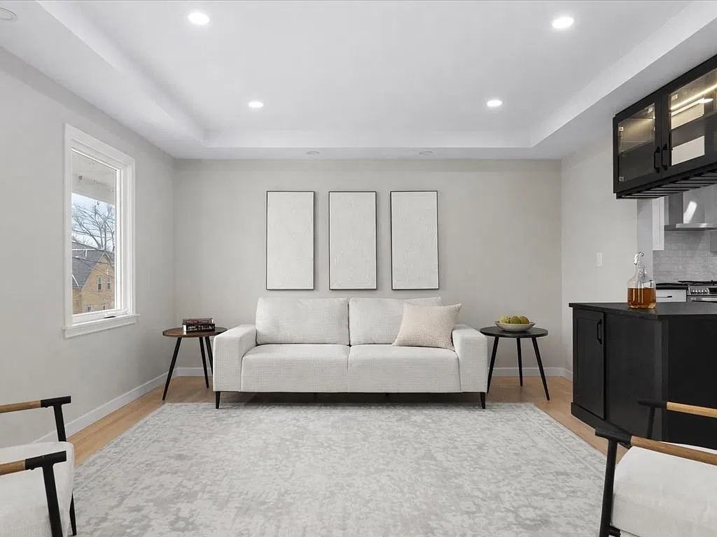 5 bed, 3.5 bath, 3000 sqft, $7,800 — Photo 3