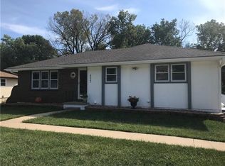 4522 Gene Field Rd, Saint Joseph, MO 64506