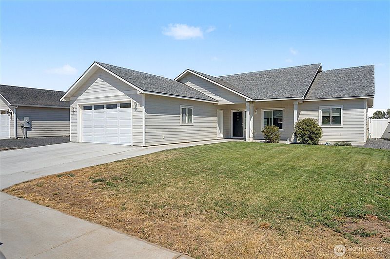 3rd image of 2394 Chelan Street