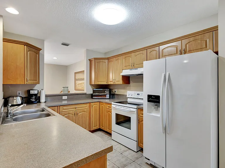 13814 Yarmouth Dr — Photo 8
