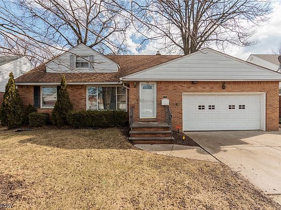 2nd image of 325 E 244th St