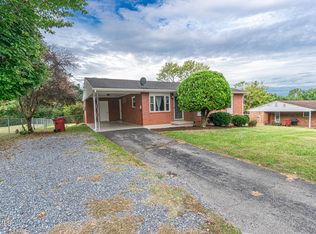 4003 Sanford Dr, Johnson City, TN 37601