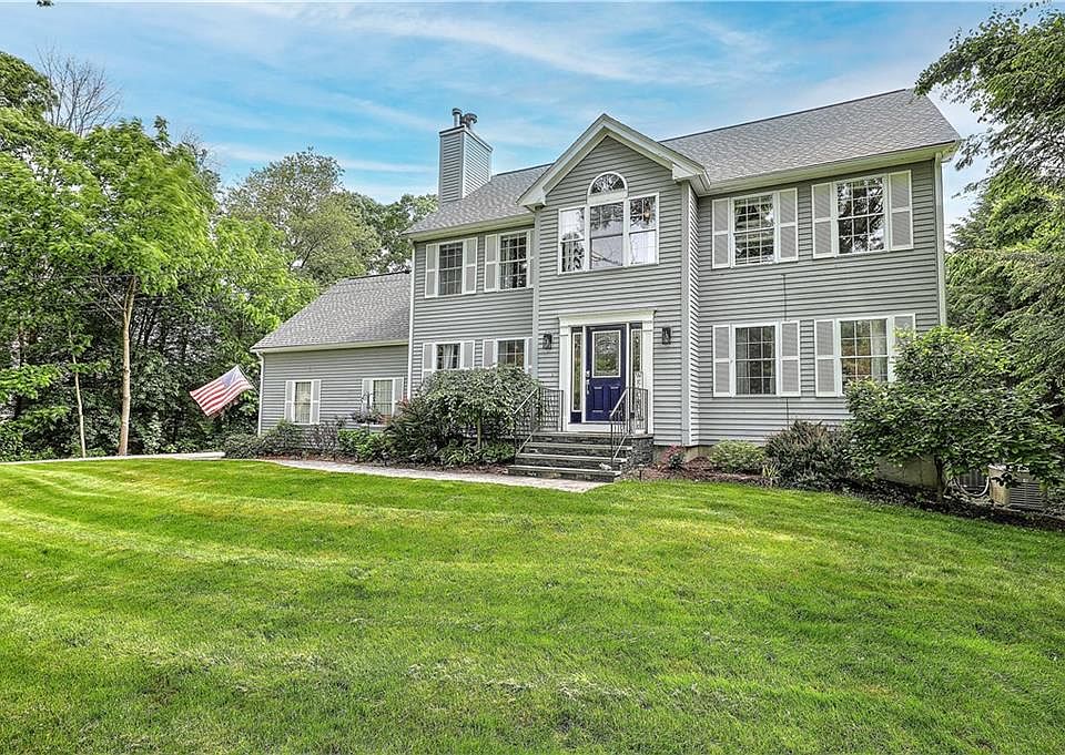4 Douglas Dr, Cumberland, RI 02864 Zillow