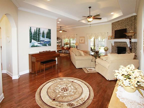 4th image of 1236 Brad Thomas Dr
