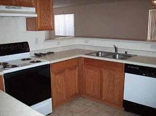 3rd image of 10618 W Papago St