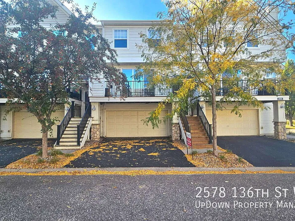 2578 136th St W