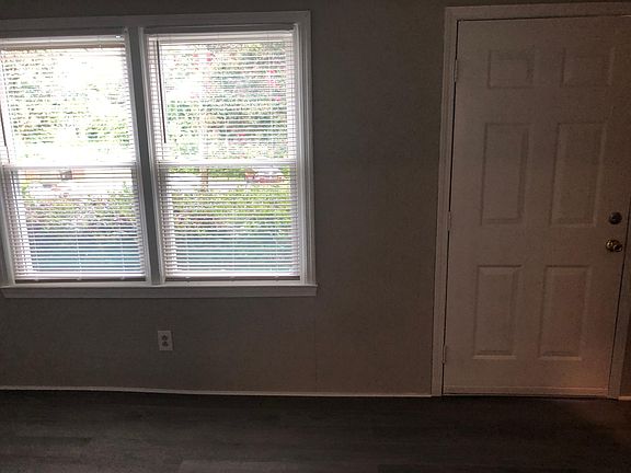 4th image of 630 Eastview Ct #618-I