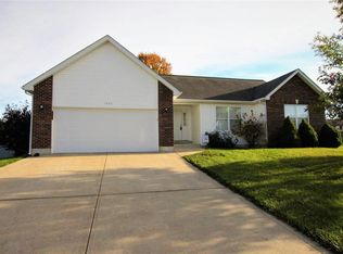 1508 Angela Ct, Warrenton, MO 63383