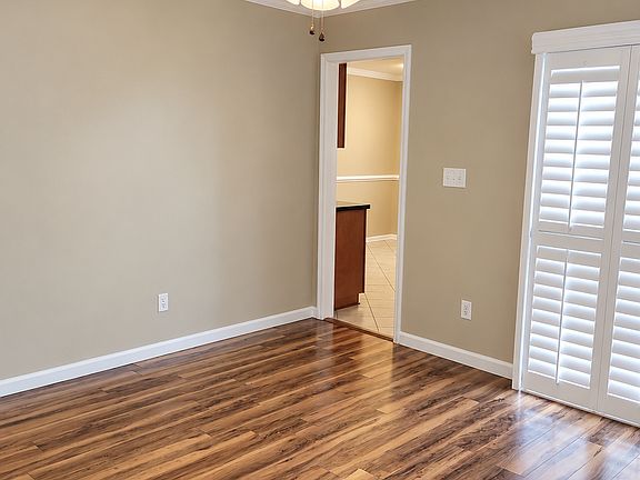 3rd image of 300 High Point Rd