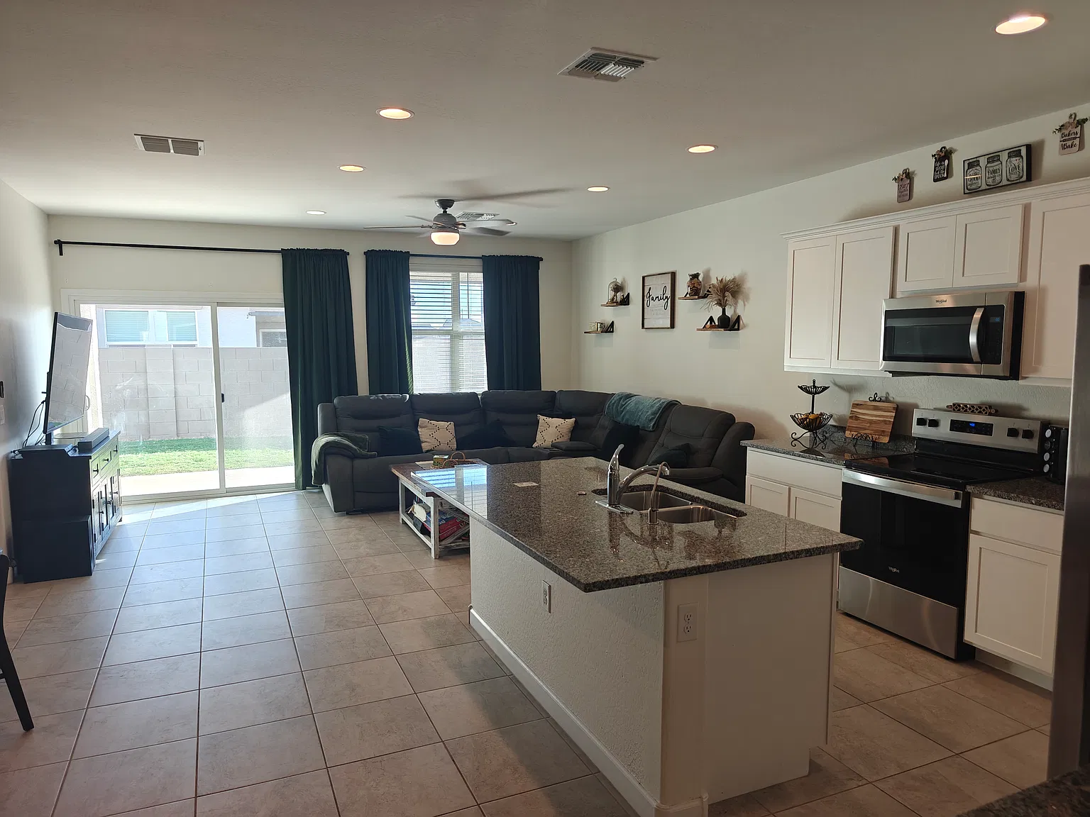 4 bed, 1790 sqft, $2,295 — Photo 3