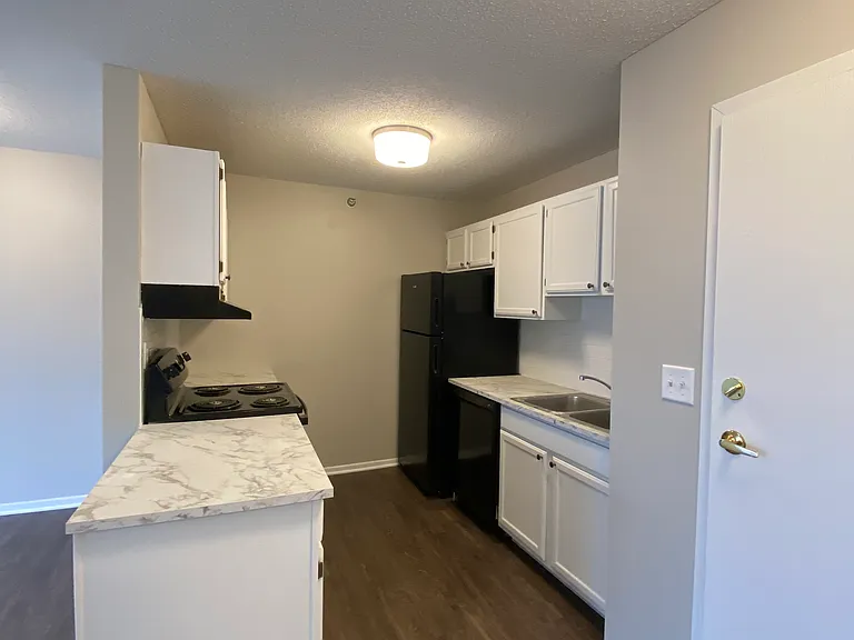 1068 N Raymond Ave #104 — Photo 9