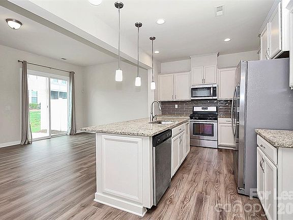 5th image of 9328 Glenburn Ln