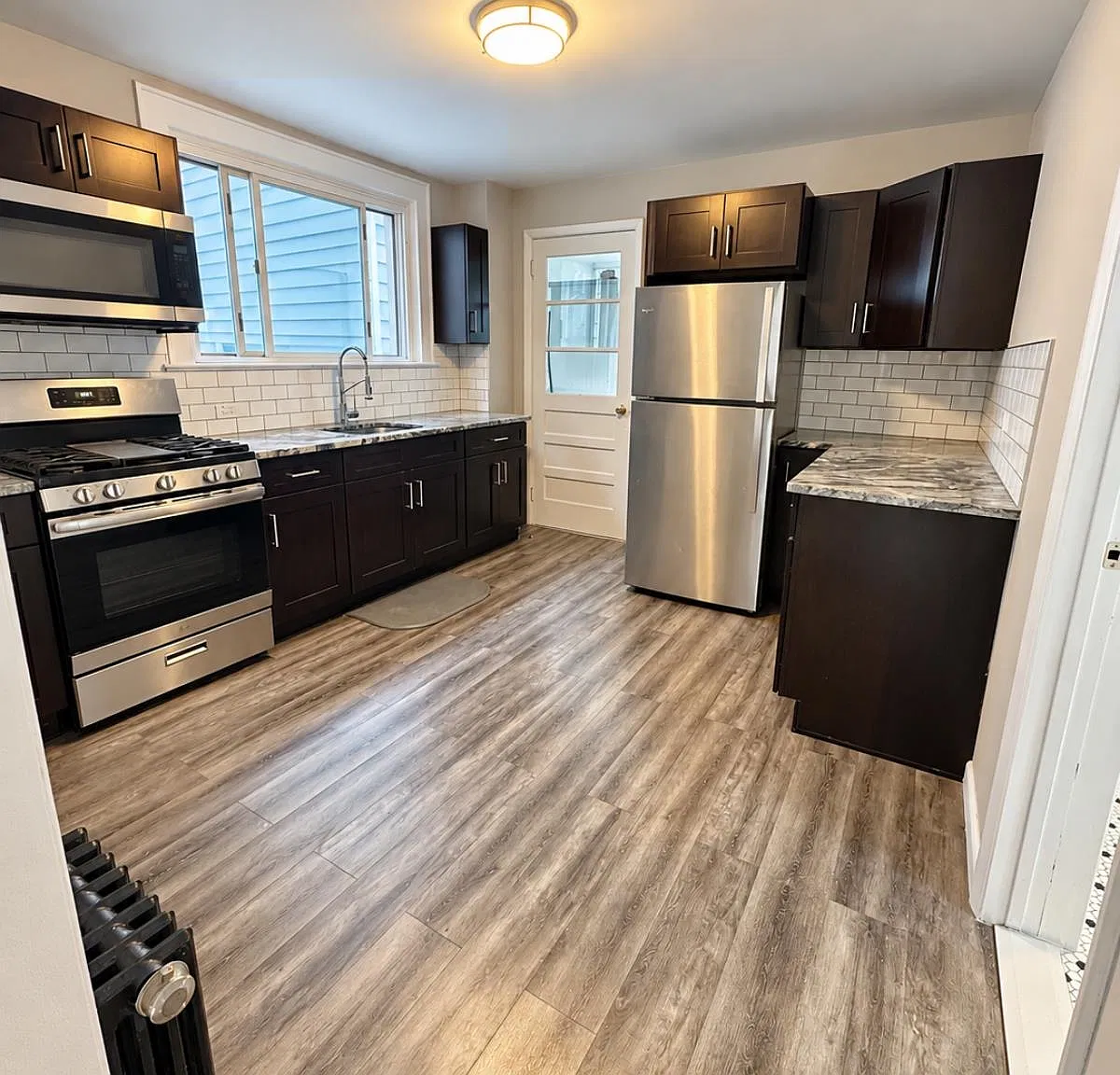 3 bed, 1.0 bath, $2,500 — Photo 4