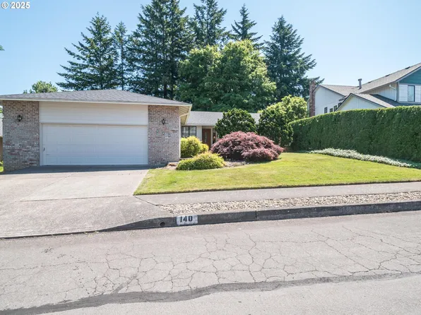 140 NE Greenway Dr, Gresham, OR 97030